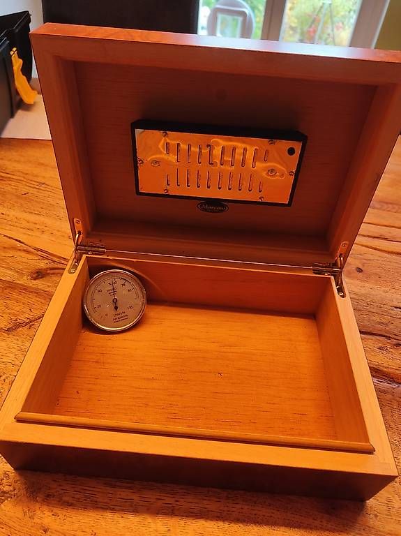 Humidificateurs: Humidor – D'occasion à Freienstein par Nilson2