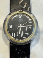 Montre Swatch Pop noire cadran motifs d'occasion (321)