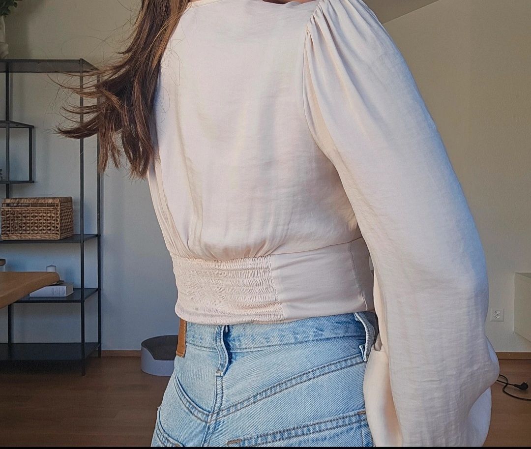 Stradivarius Chemisiers: Bluse Satinoptik – D'occasion à Lichtensteig par ros_5hs8 2