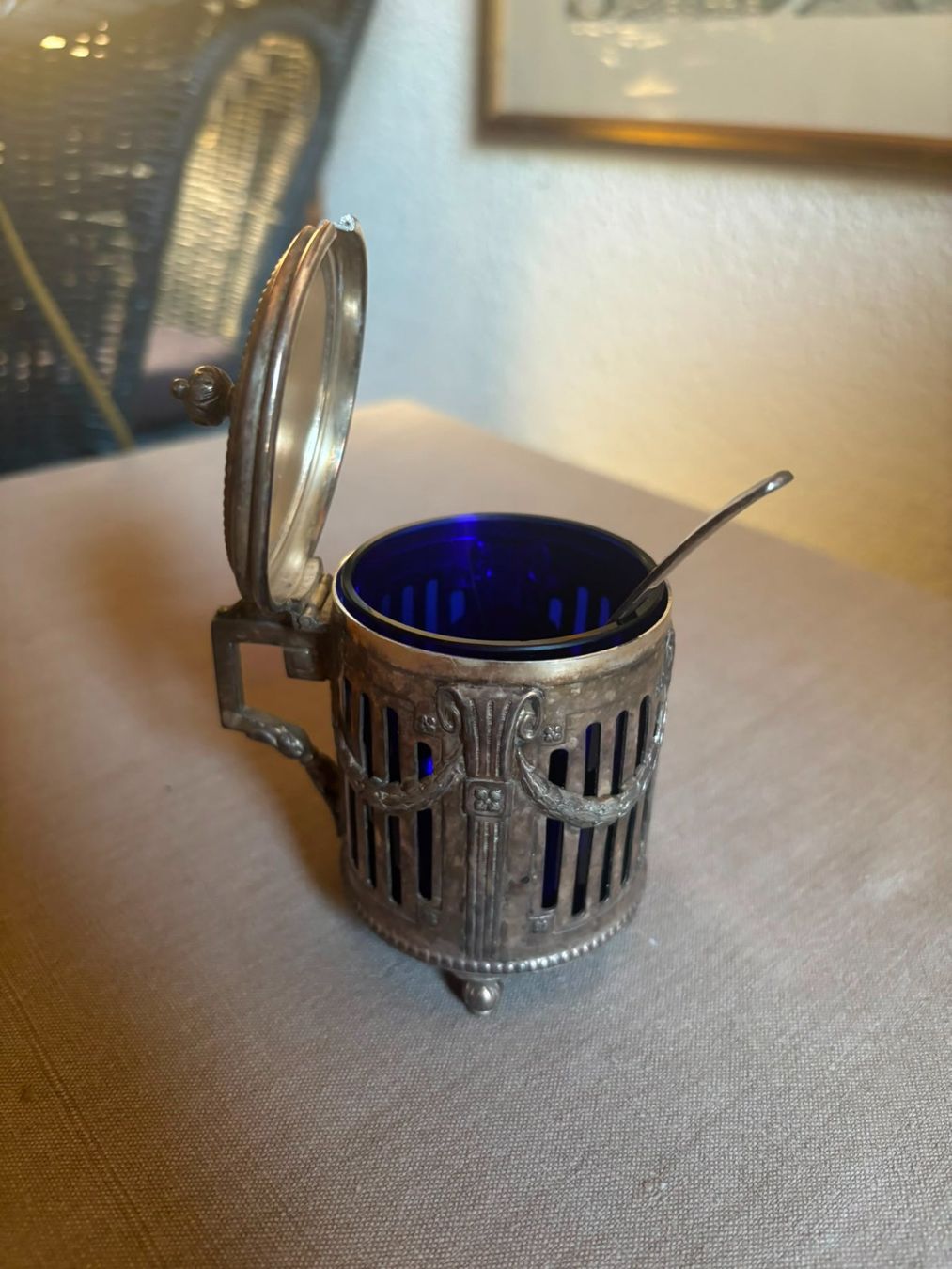 Bicchieri: Silber Senfglas mit Löffel und blauem Glas-Einsatz, antik – Usato da Luzern venduto da son_npf7