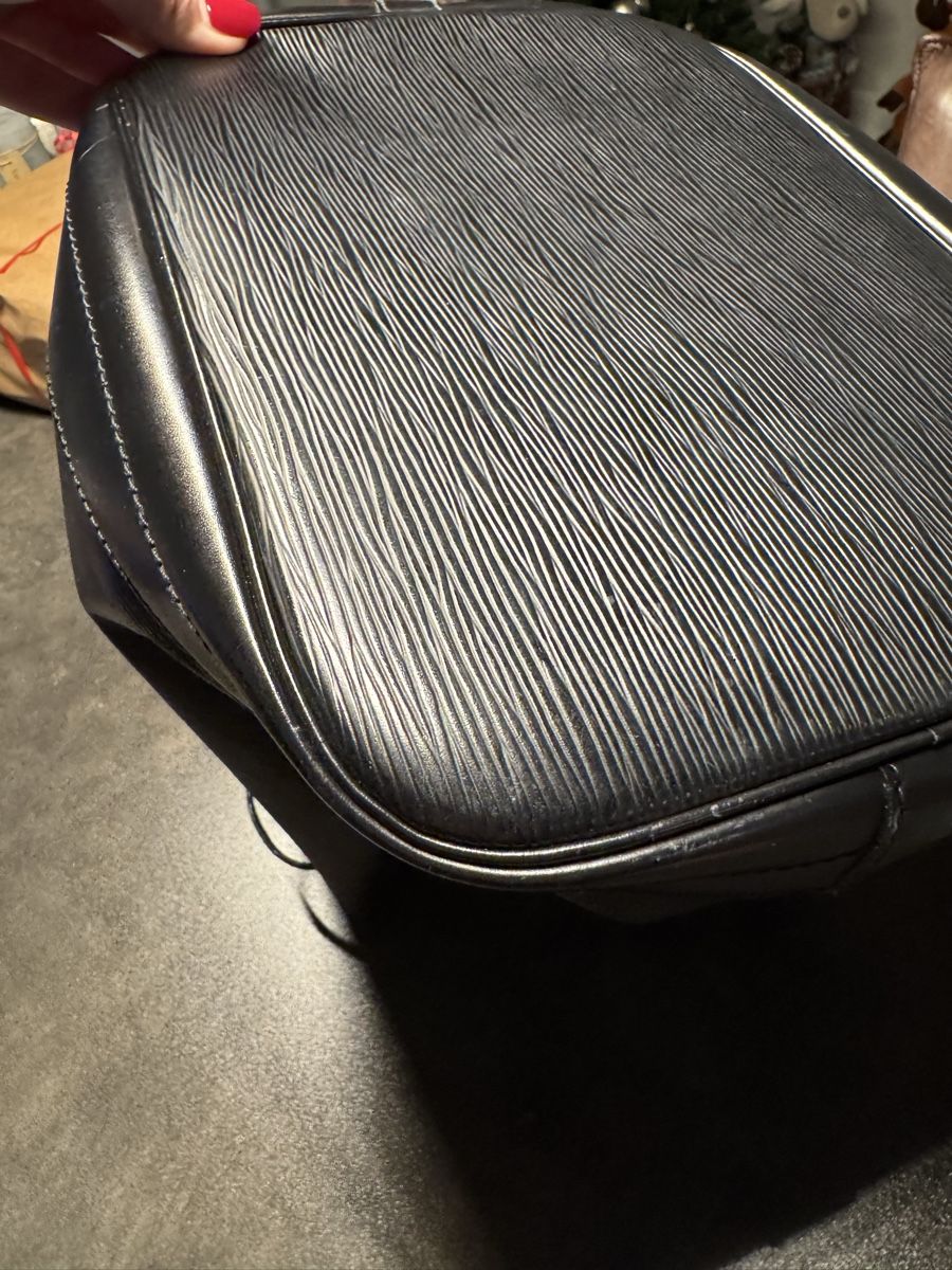 Borse da donna: Louis Vuitton Noe Beuteltasche Schwarz Leder – Usato da Lenzburg venduto da haad94 8