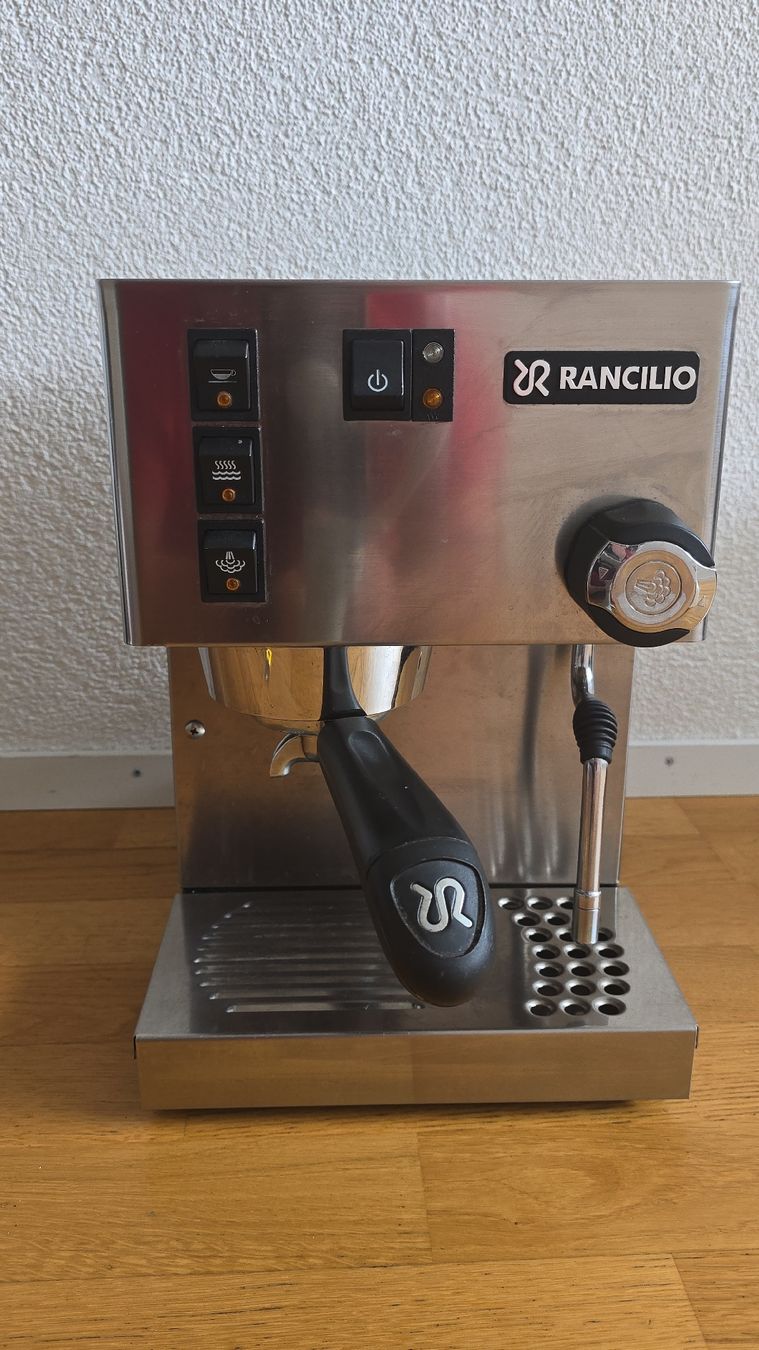 Rancilio Macchine per caffè & Macchine per espresso: Rancilio Silvia V6 mit Extras – Usato da Derendingen venduto da Profivark 2