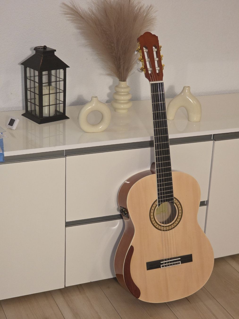 Strumenti musicali: Custom Trans Acoustic Klassische Gitarre – Nuovo (secondo la descrizione) da Schuepfheim venduto da Guttime