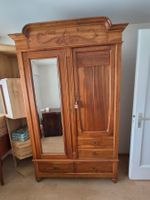 Antiker Kleiderschrank Holz mit Spiegel gebraucht