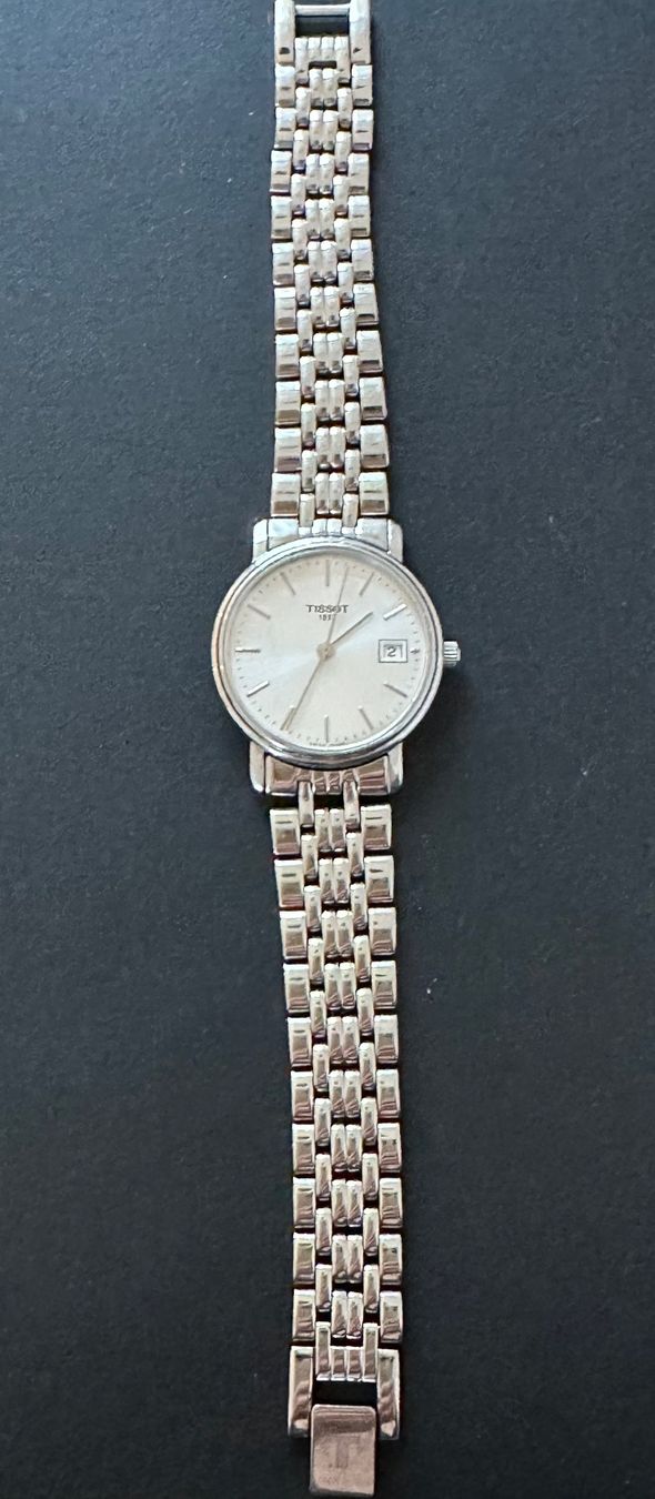 Tissot Orologi: TISSOT Damenuhr Everytime – Usato da St. Gallen venduto da Himmelweite