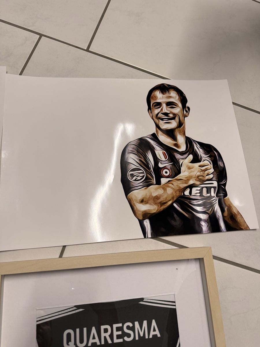Foto & Immagini: 3 Bilder Vidic,Stankovic,Quaresma – Usato da Ehrendingen venduto da edelkram 2