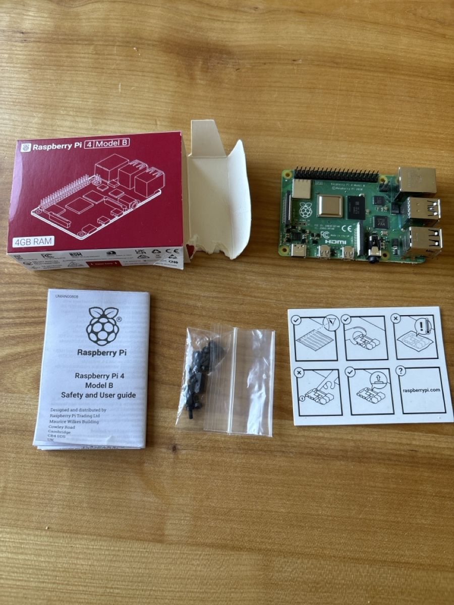Raspberry Pi PC: Raspberry Pi 4 Model B guter Zustand – Usato da Hombrechtikon venduto da bru_7mmt 1