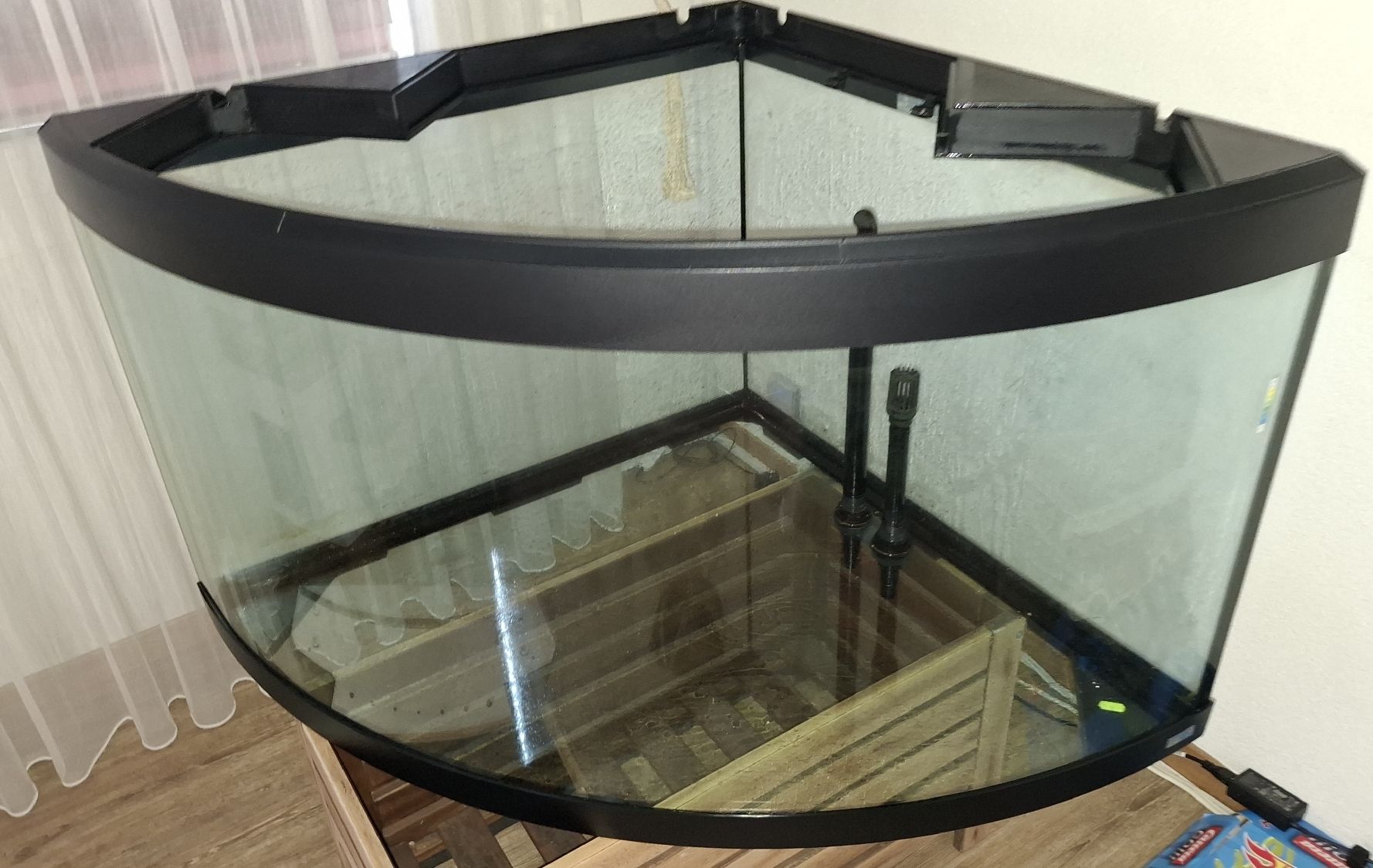 Acquari: Eck-Aquarium mit Licht & Eheim Aussenfilter – Usato da Zollbrück venduto da schnegge070780