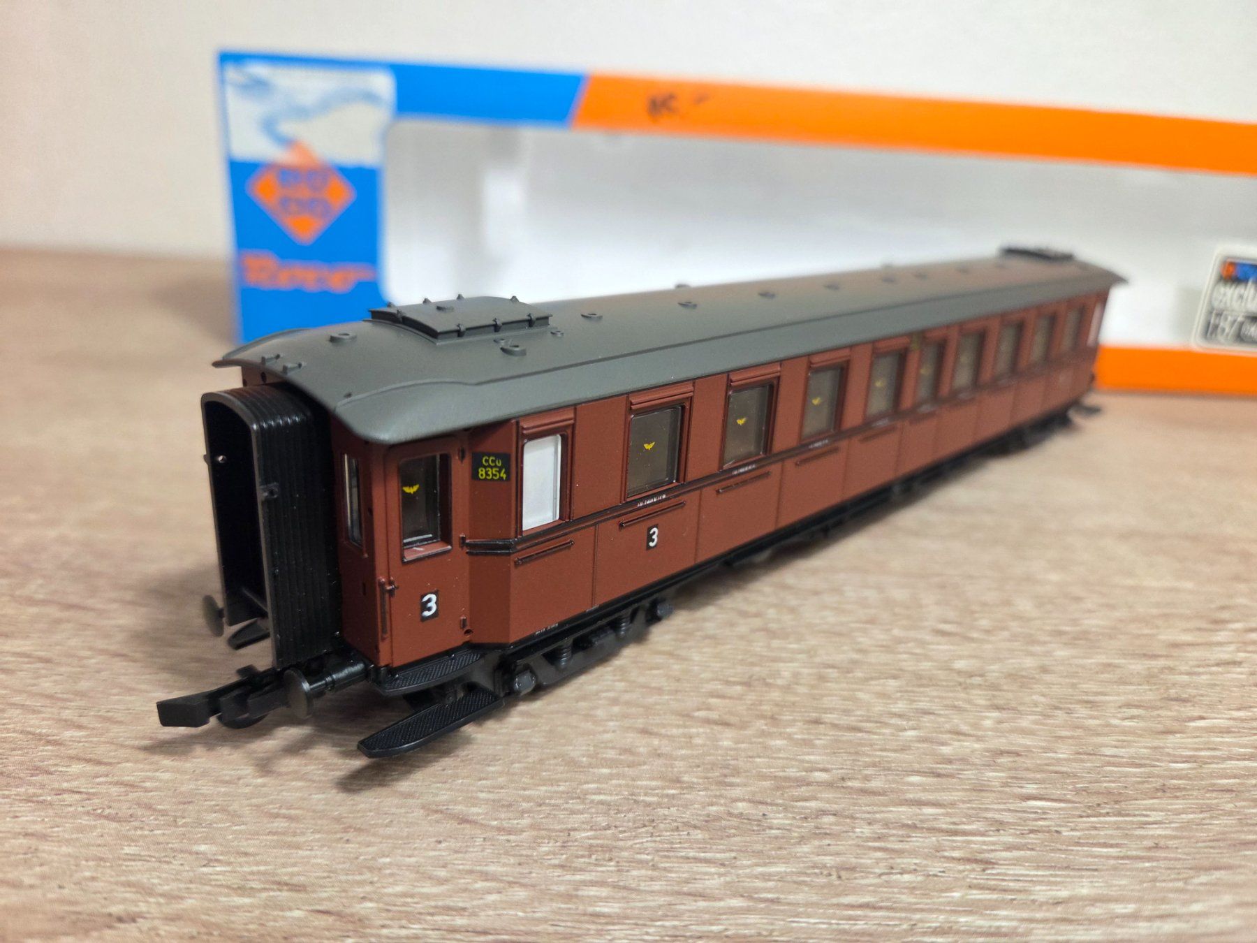 Roco Modellini di ferrovie: Roco 44218 Personenwagen 3.Kl H0 – Nuovo e nell'imballaggio originale da St-Aubin-Sauges venduto da Lo_Go 2