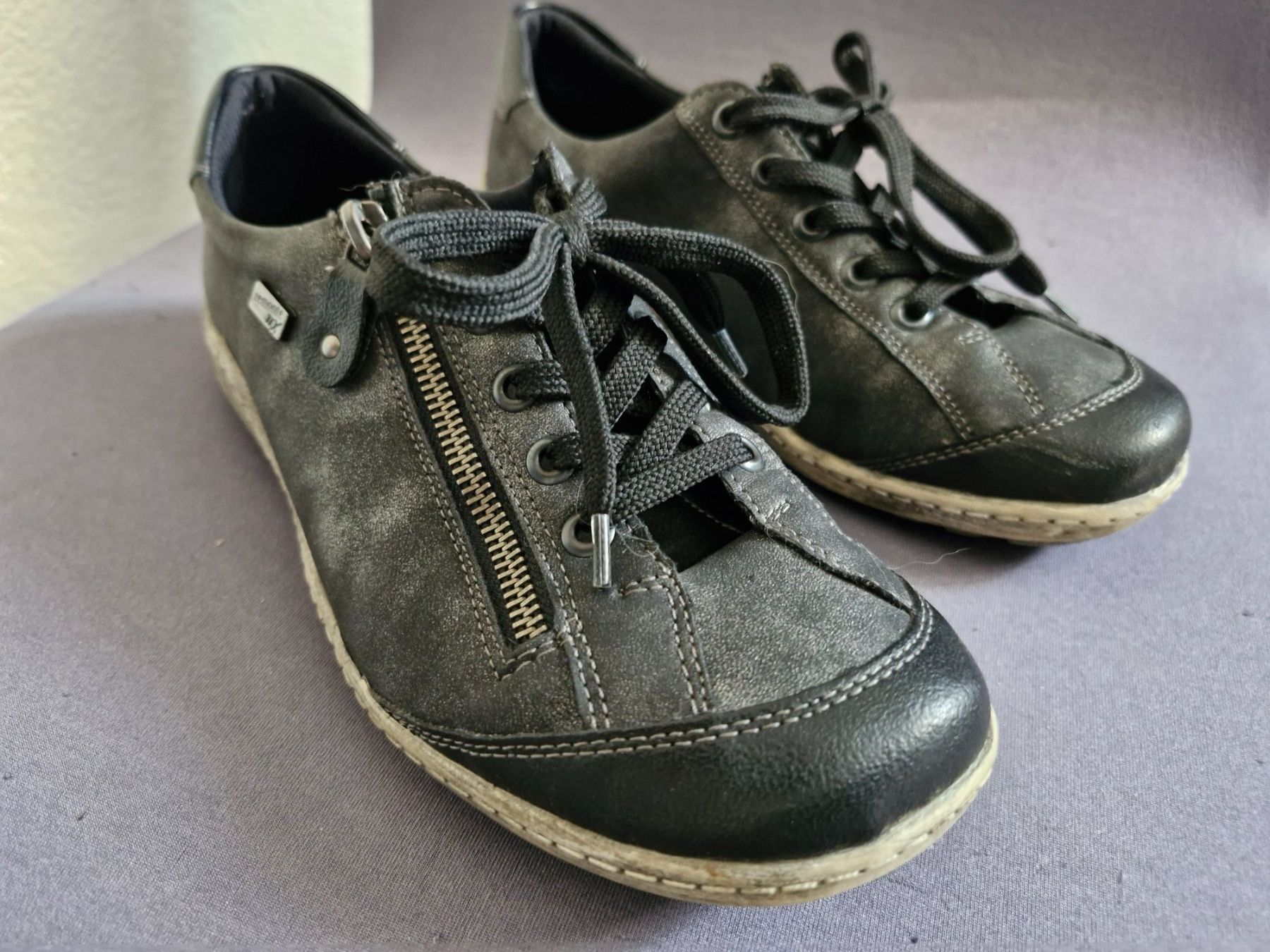 Damenschuhe: Schuhe – Gebraucht aus Aefligen von Dummel 1