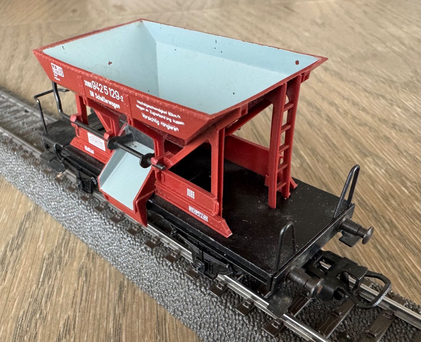 Märklin Modellini di ferrovie: Schotterwagen der DB; OVP – Usato da St. Moritz venduto da Manu7500 4