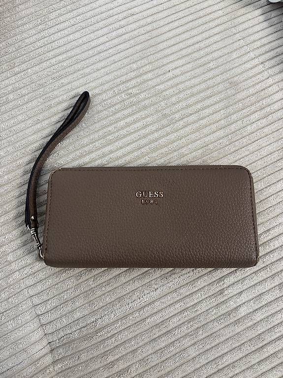 Portamonete: Guess Portemonnaie beige – Usato da St. Gallen venduto da mustang96