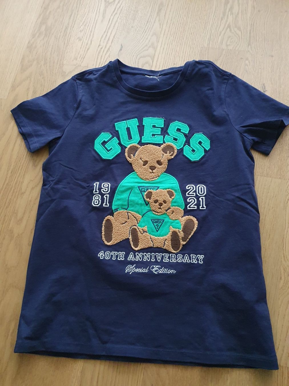 Guess T-shirt: Guess T-Shirt – Usato da Staufen venduto da lenzi17