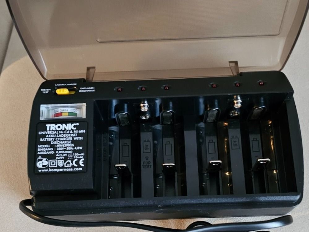 Caricatori & Batterie: Akkuladegerät / Batterieladegerät Universal Multifunktion – Usato da Obergerlafingen venduto da STOGS 1