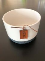 Cache-pot céramique blanc et gris diamètre 16cm.