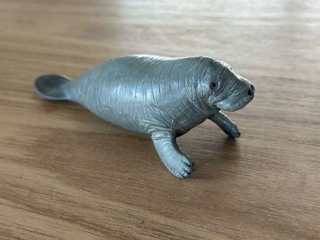 Statuette: Safari Ltd. Seekuh Sammelfigur – Usato da Fällanden venduto da SafariSchleichCH