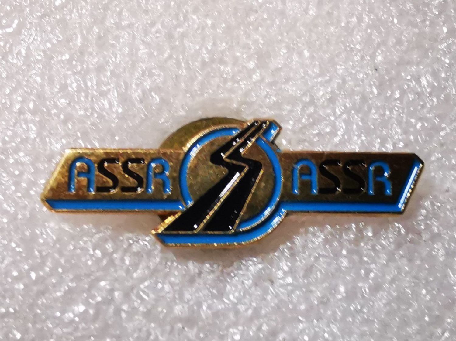 Placchette & Badge: Ansteckpin 11: ASSR – Usato da Oppligen venduto da Pin-Fall-Shop