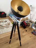 Tripod Stehlampe, neuwertig, schwarz/gold, Top Zustand!