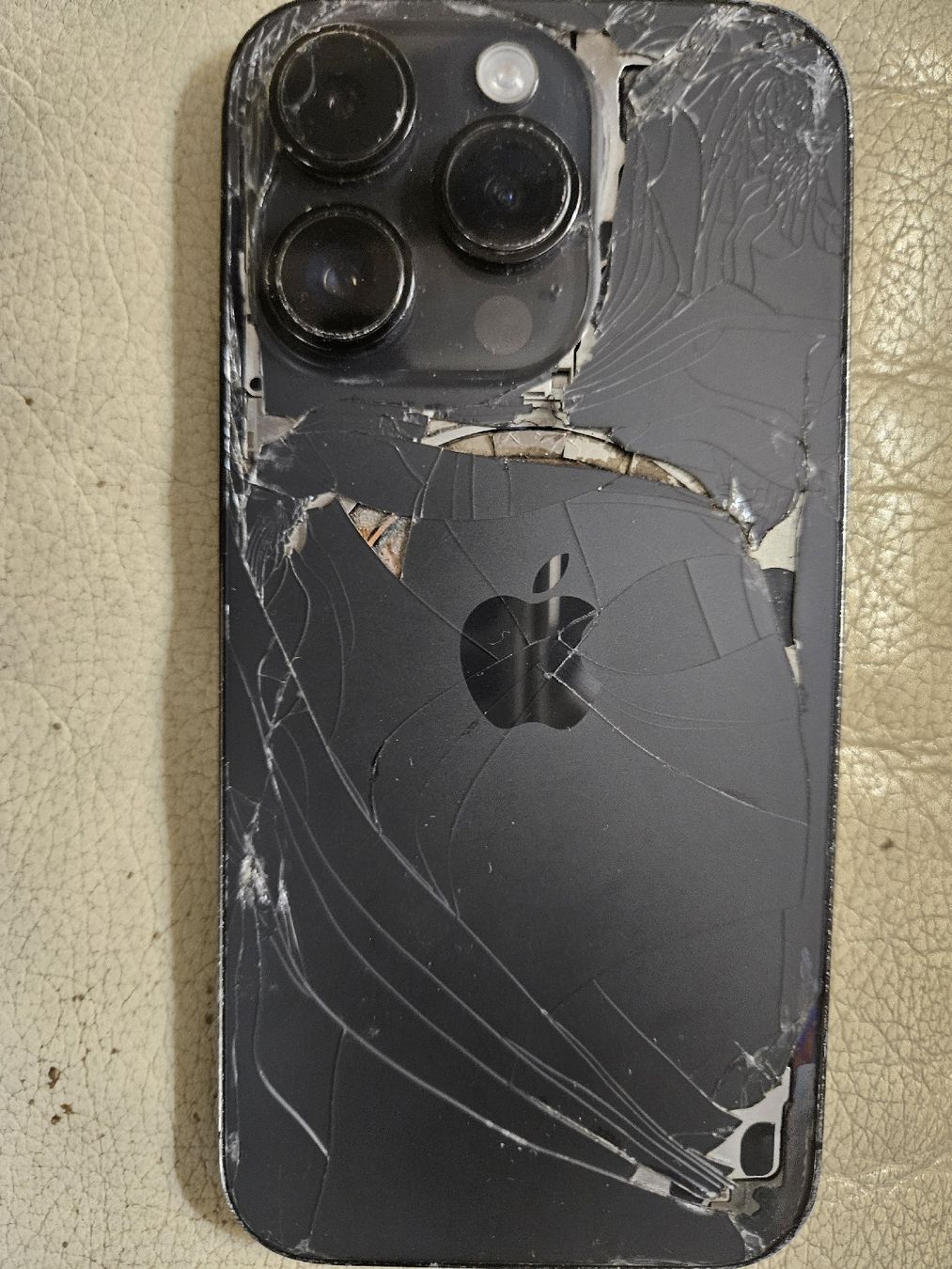 Apple Portables: IPHONE 14 – Défectueux à Geneve par clement9 2