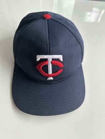 Cap MLB Minnesota Twins navy Youth size good condition