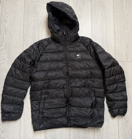 Doudoune Tommy Jeans noire, taille M – comme neuve!