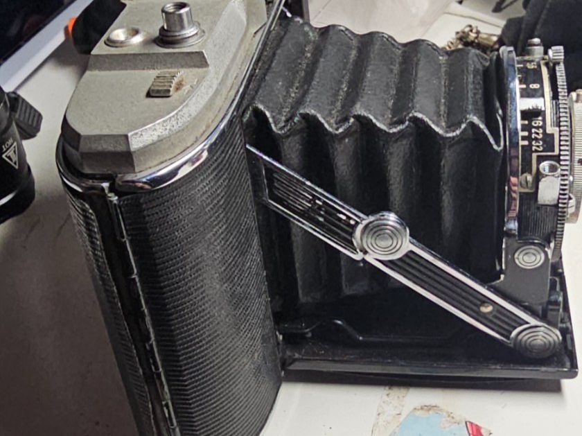 Fotocamera: Alte Kamera – Usato da Losone venduto da del_yh97 1