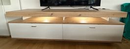 TV-Möbel mit Beleuchtung