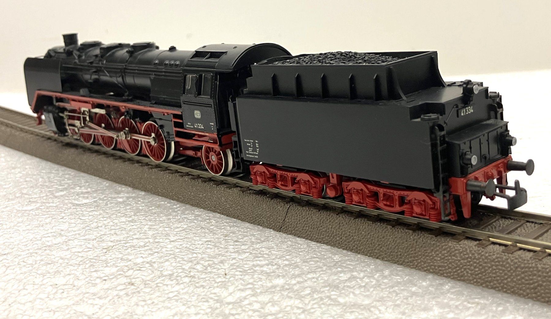 märklin 8382= Dampflok BR 41 334 - schönes Vitrinenmodell (Neu (gemäss ...