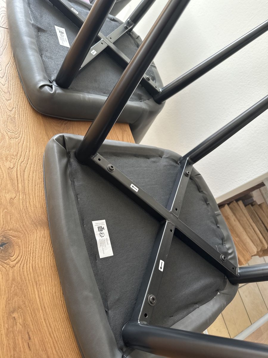 Sedie: 6er Set Vintage Stühle in Grau/Schwarz – Usato da Rotkreuz venduto da mon_p8hh 1