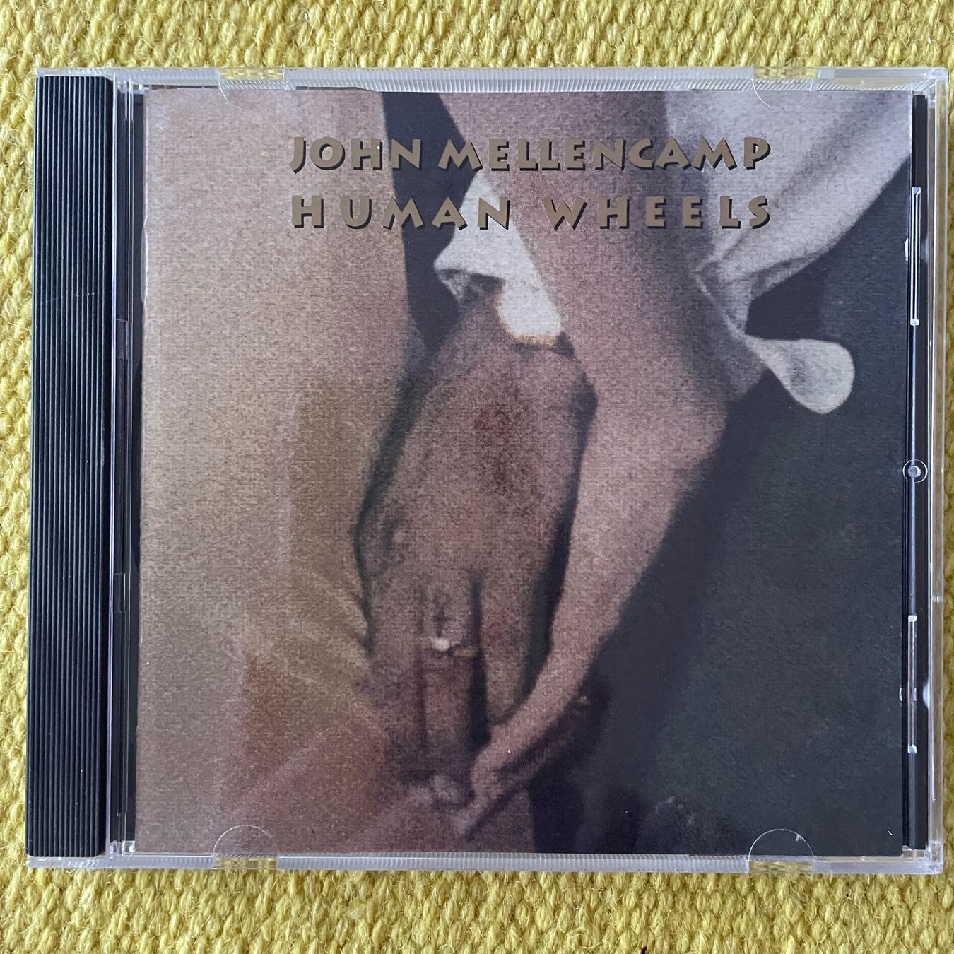 CD: JOHN COUGAR MELLENCAMP-HUMAN WHEELS – Usato da Rorschacherberg venduto da CD-Roli