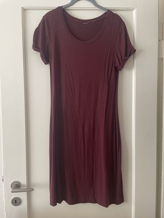 Burgundy/maroon dress in S size, excellent condition 