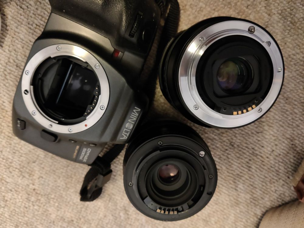 Minolta Fotocamera: Minolta Dynax 500si Spiegelreflexkamera mit div. Objekten – Usato da Muttenz venduto da IkaSul 9