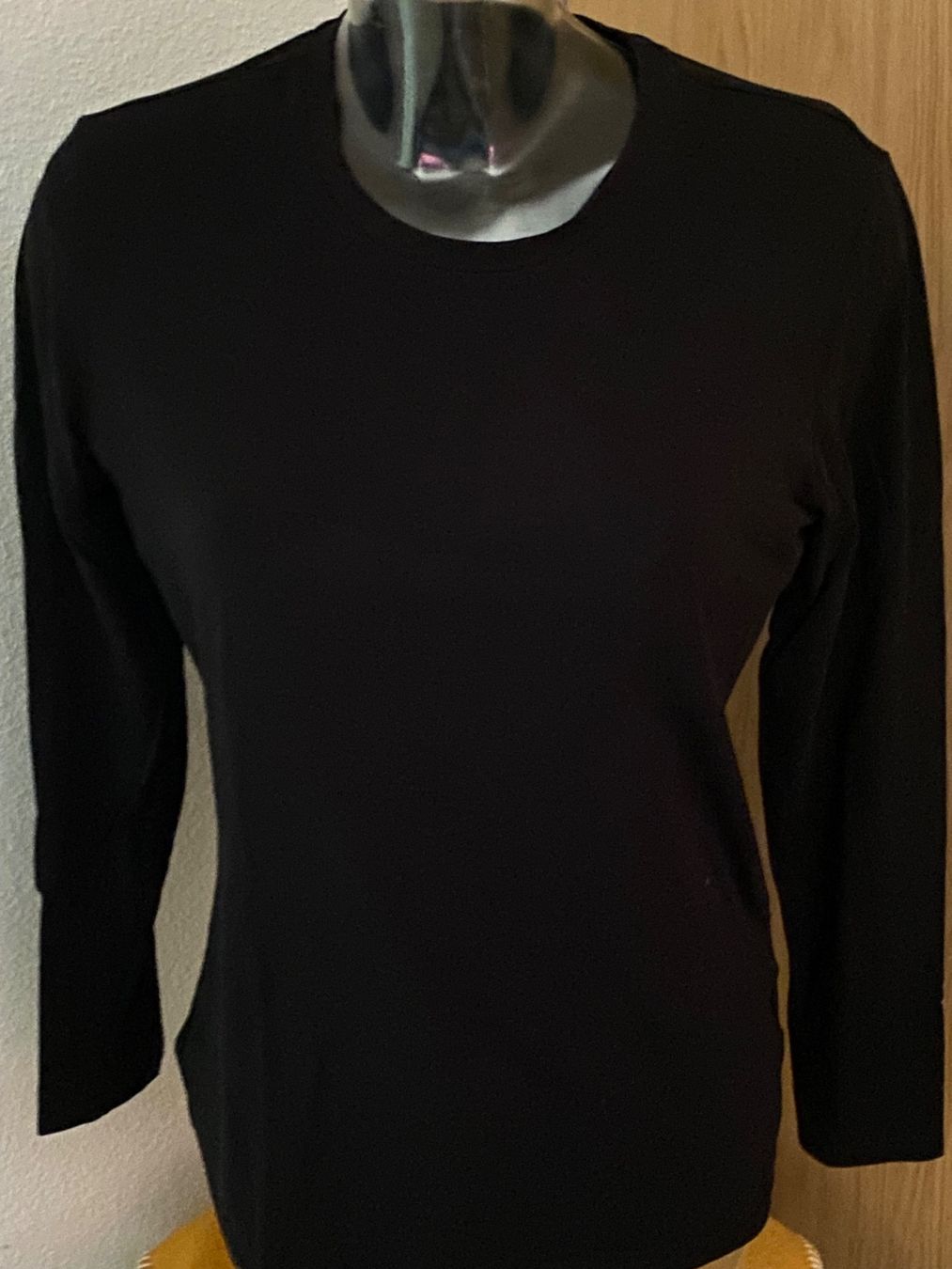 C&A T-shirt: C&A langarm Shirt schwarz Grösse L – Usato da Allenwinden venduto da Obalu 1