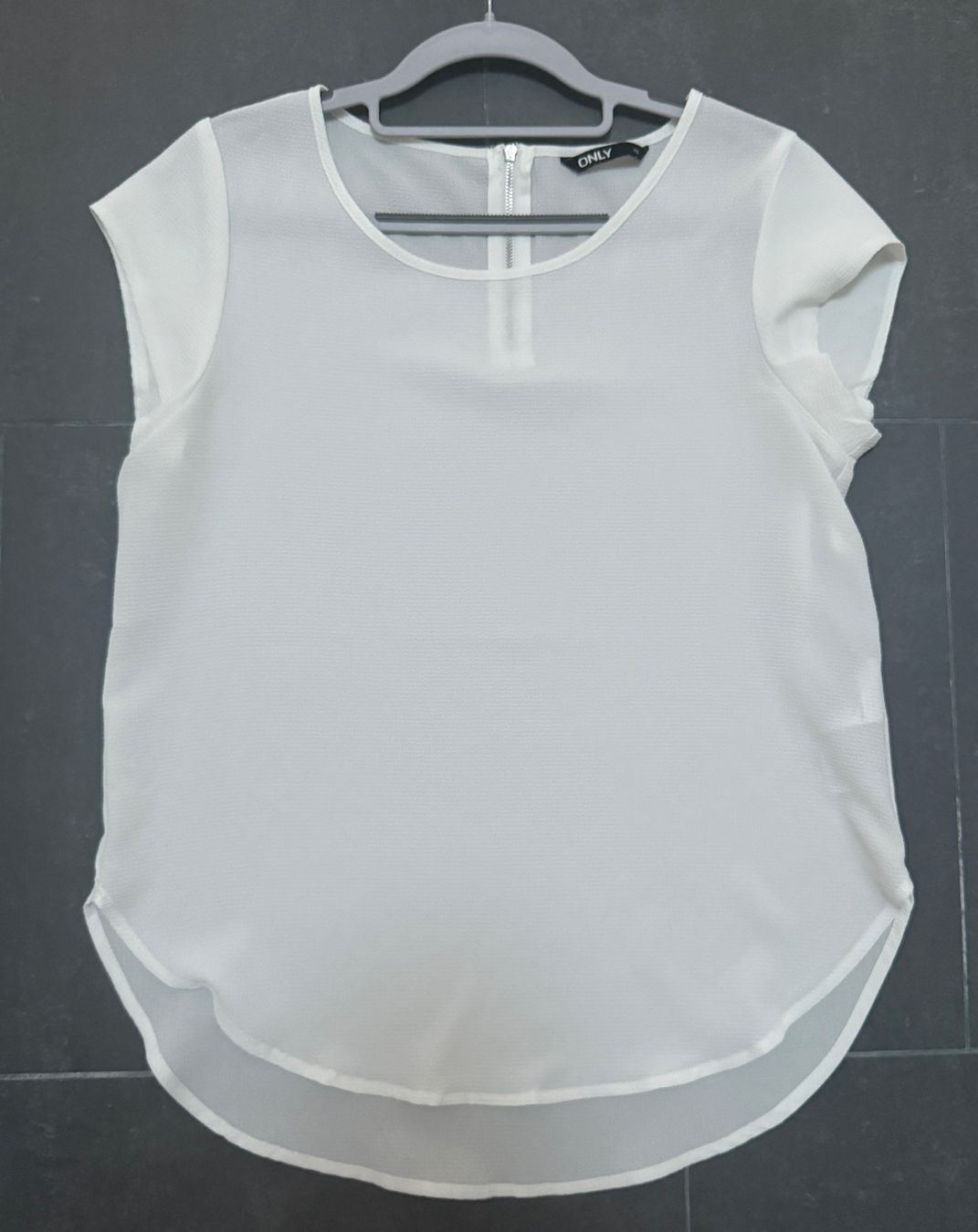 Only T-Shirts: Weisses, transparentes Kurzarmshirt – Gebraucht aus Hunzenschwil von Reche71