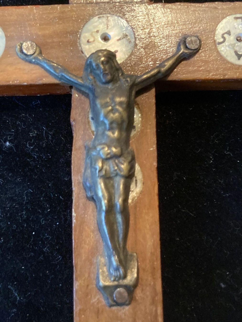 Sculture & Statue: Kleines Holz- Kreuz mit Jesus. – Usato da Zürich venduto da Chaeffeler 1