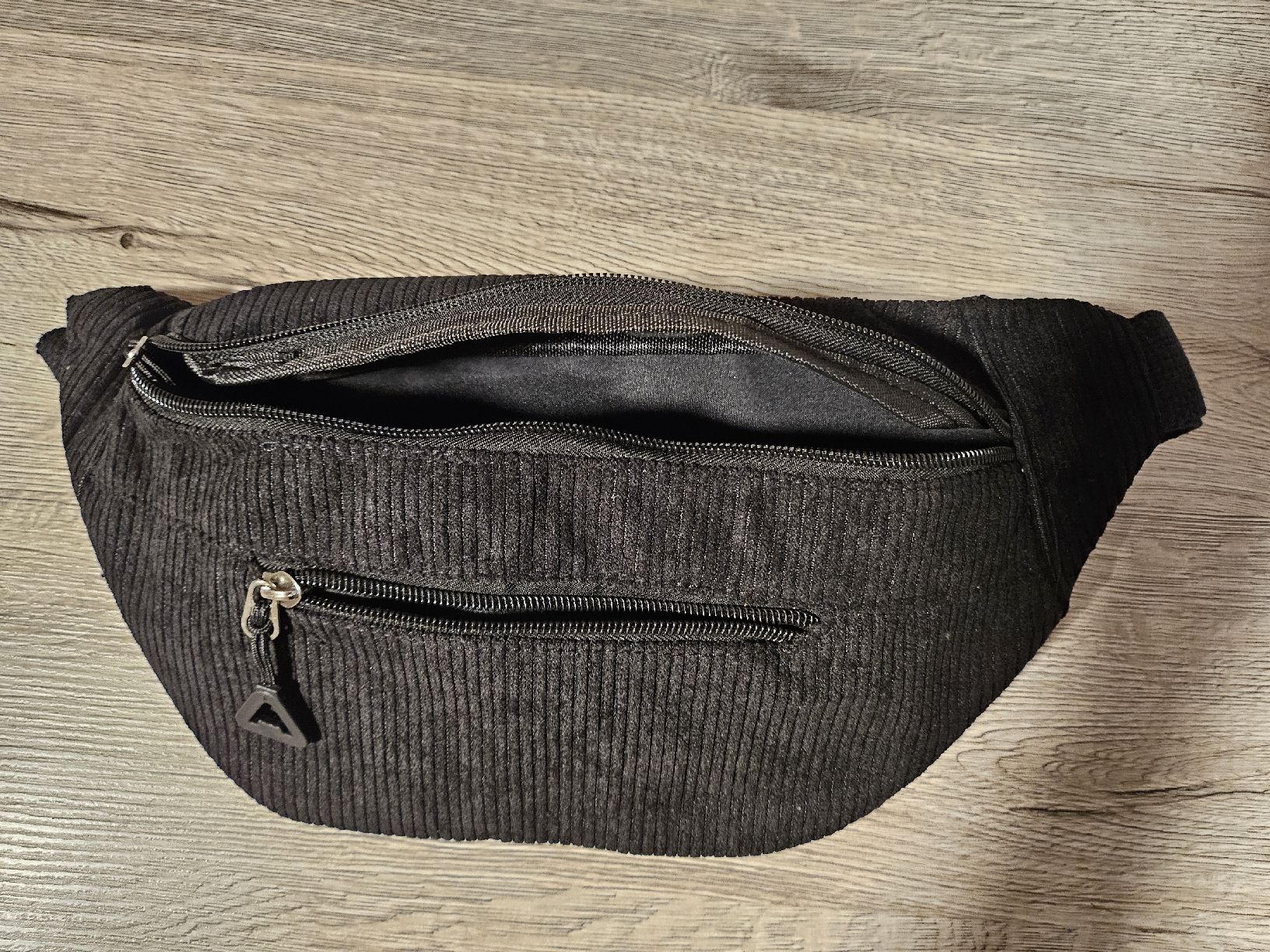 Taschen für Damen: Schicke Cord Bauchtasche, neu! – Neu und originalverpackt aus Hunzenschwil von nudget 1