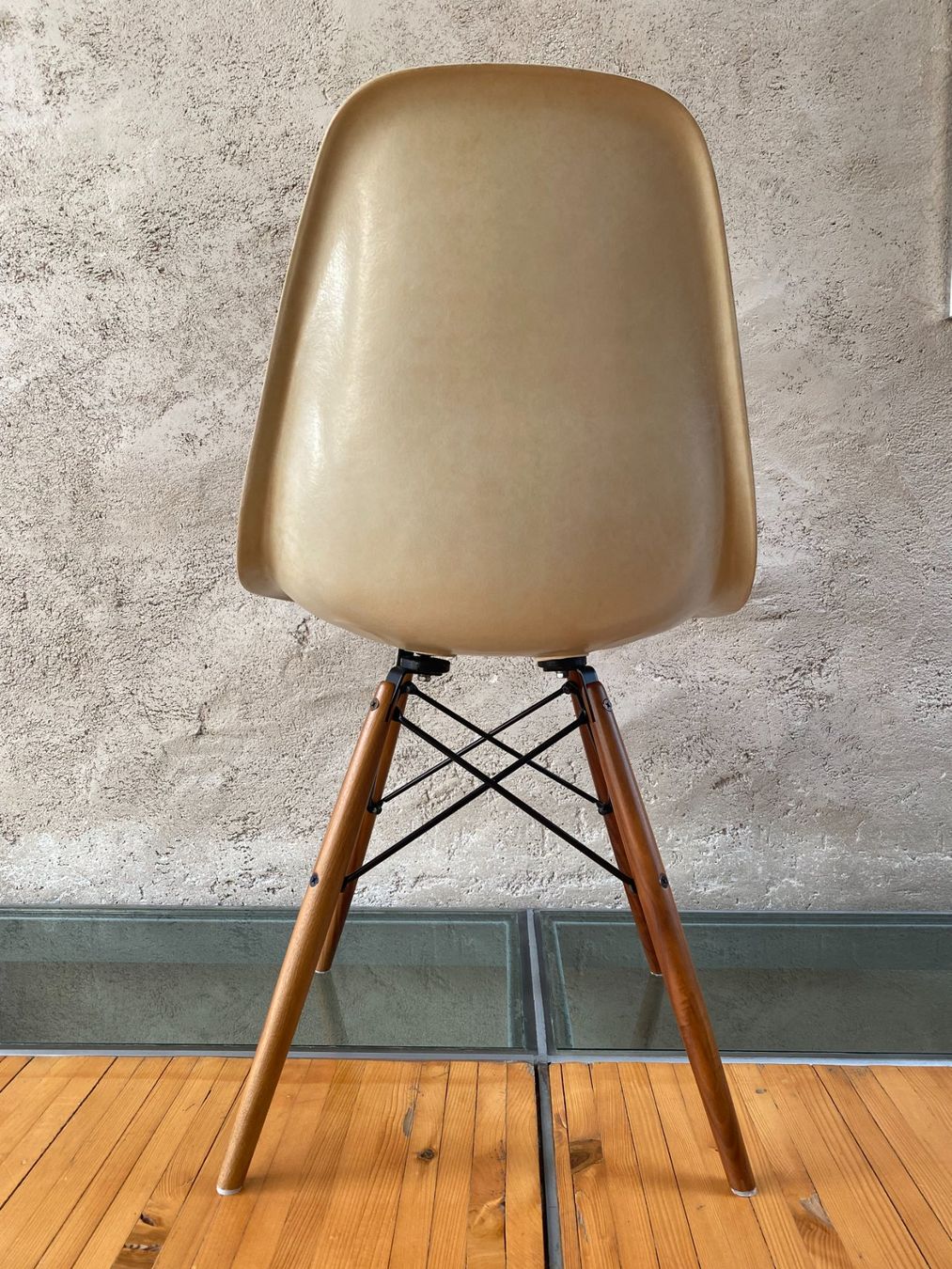 Herman Miller Sedie: Eames Chair - Herman Miller – Usato da Vevey venduto da Zpahud 1