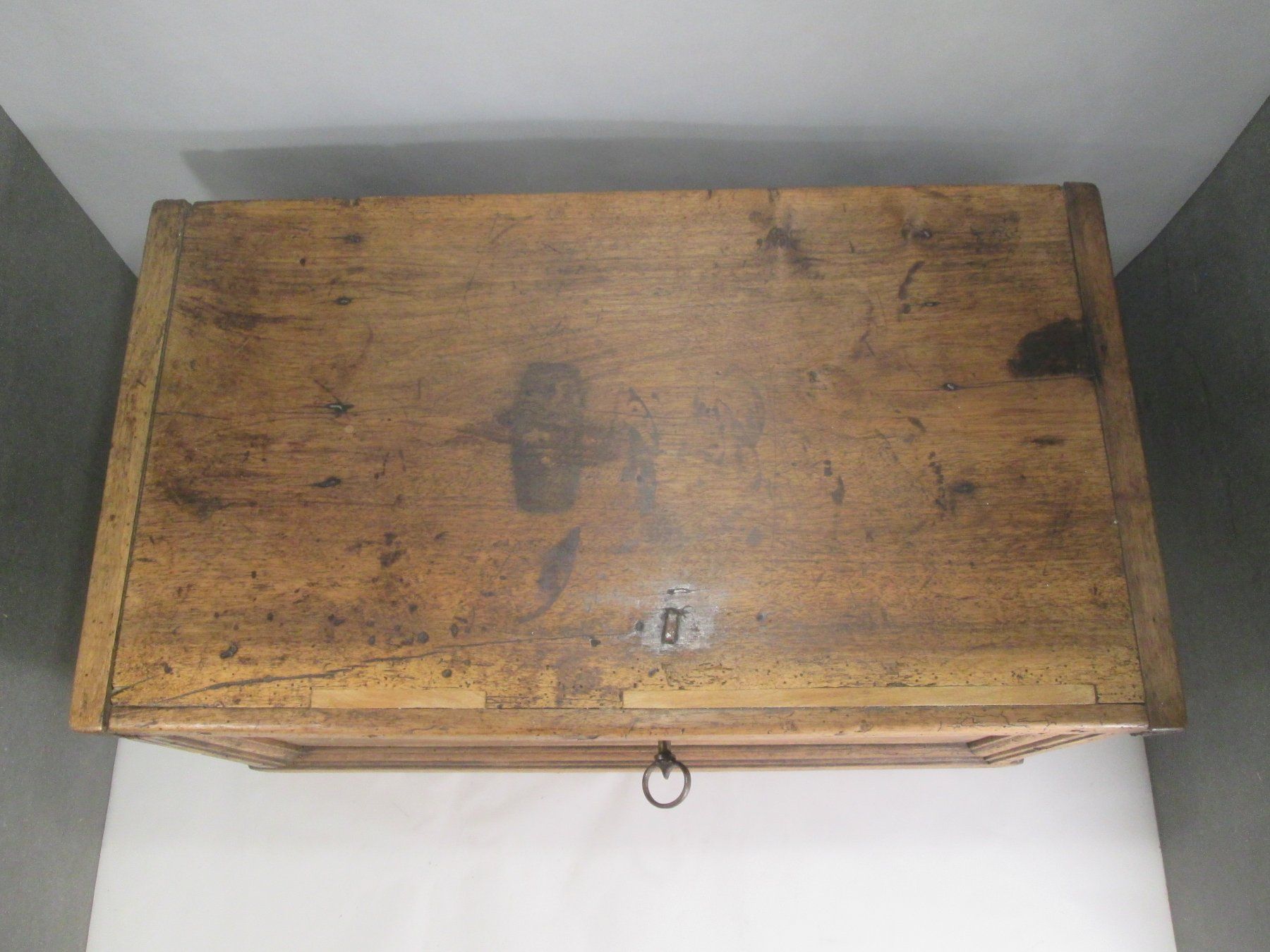 Truhen: original Nussbaumtruhe ca 1620 (Barock), kompl. restauriert – Gebraucht aus Rapperswil SG von designandmore 1