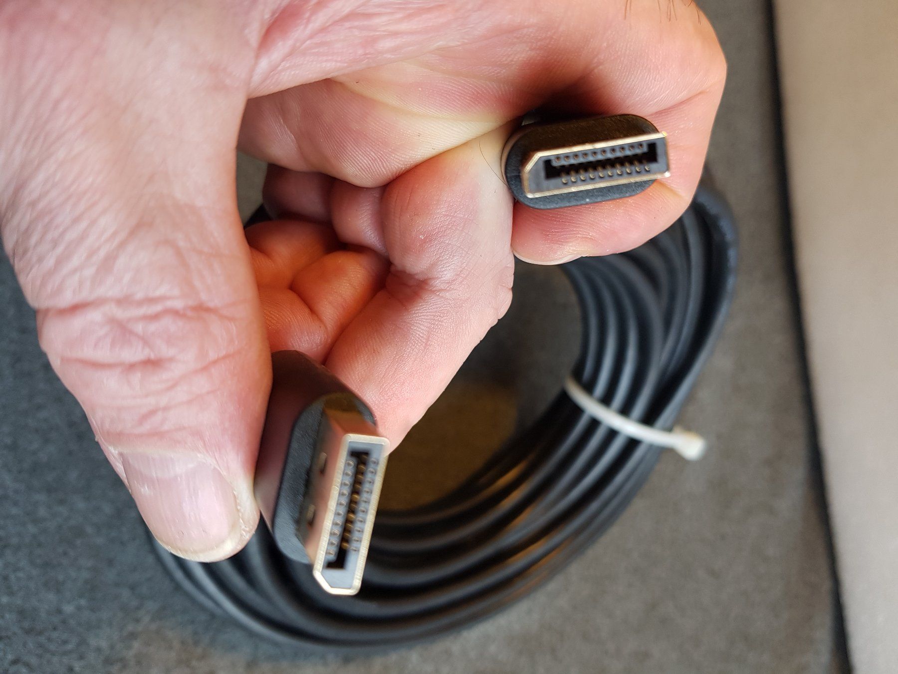 Kabel: 10Meter Kabel Display Port AWM E322376 – Gebraucht aus Othmarsingen von chrampfi01 1
