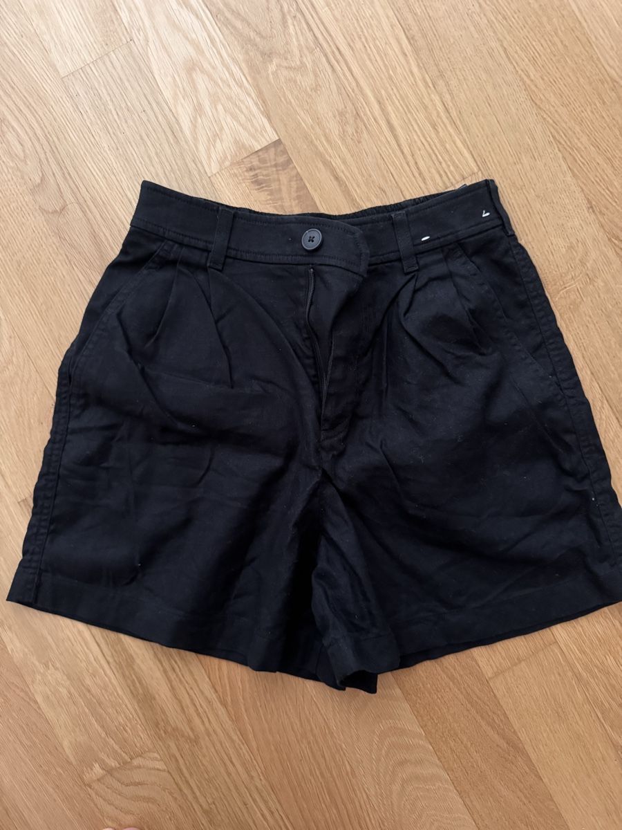 Uniqlo Hosen: Uniqlo Baumwoll Leinen Shorts – Neu (gemäss Beschreibung) aus Lenzburg von thynh
