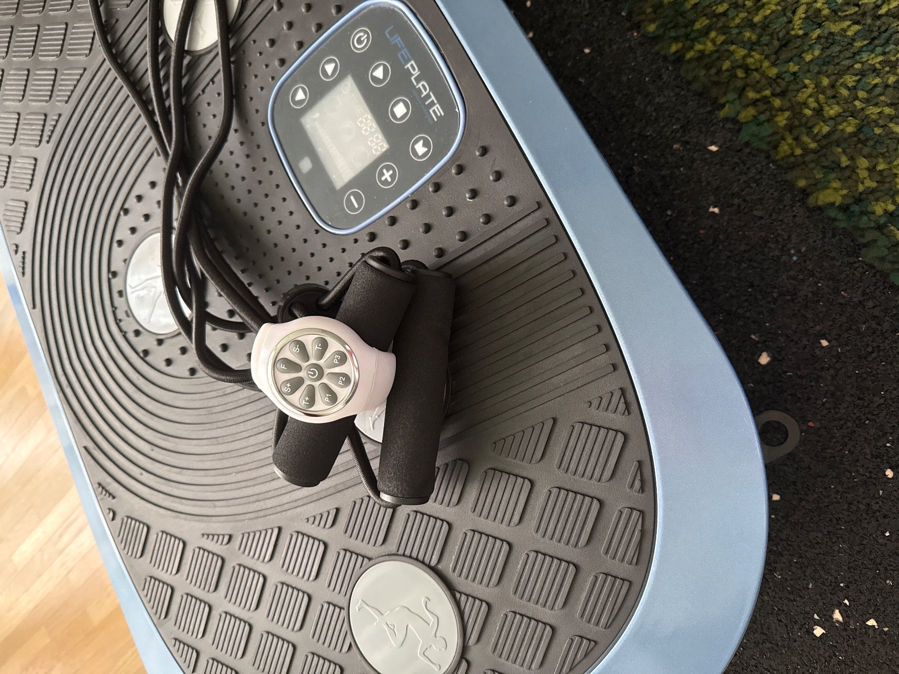 Maxxus Hometrainer: Maxxus LifePlate 4.0 Vibrationsplatte – Usato da Winterthur venduto da Eriseed 4