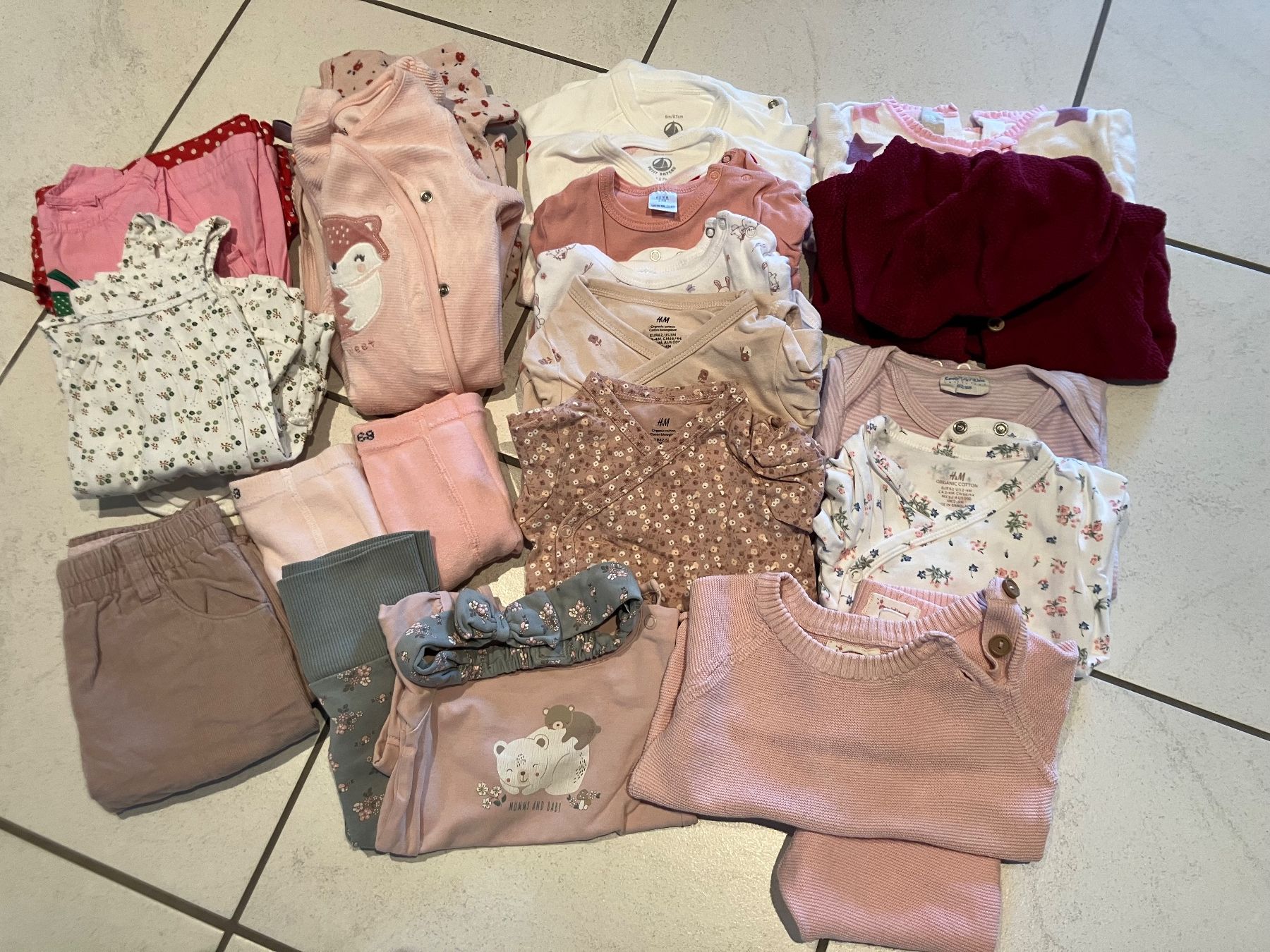 Lotti & Set di vestiti: Mädchenset 62 (23-teilig) – Usato da Chur venduto da steffeli04