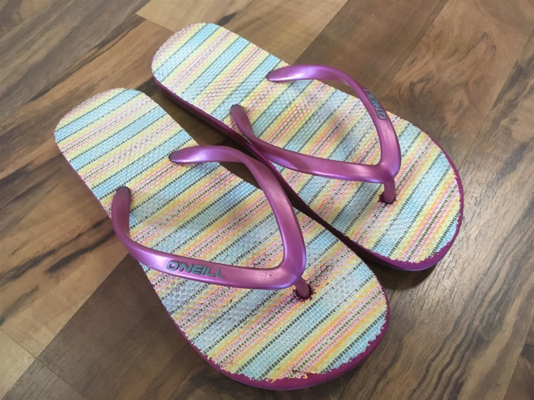 O'Neill Scarpe per ragazze: Flip-Flops O'NEILL, Grösse 32 – Usato da Schötz venduto da Jekyll666
