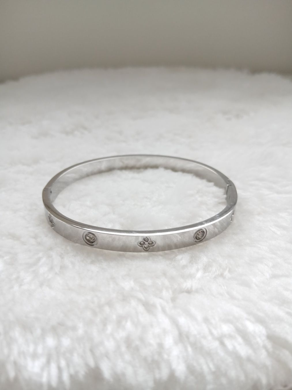 Bracciali & Braccialetti: Armreif mit Muster – Nuovo (secondo la descrizione) da Birsfelden venduto da coccobello03