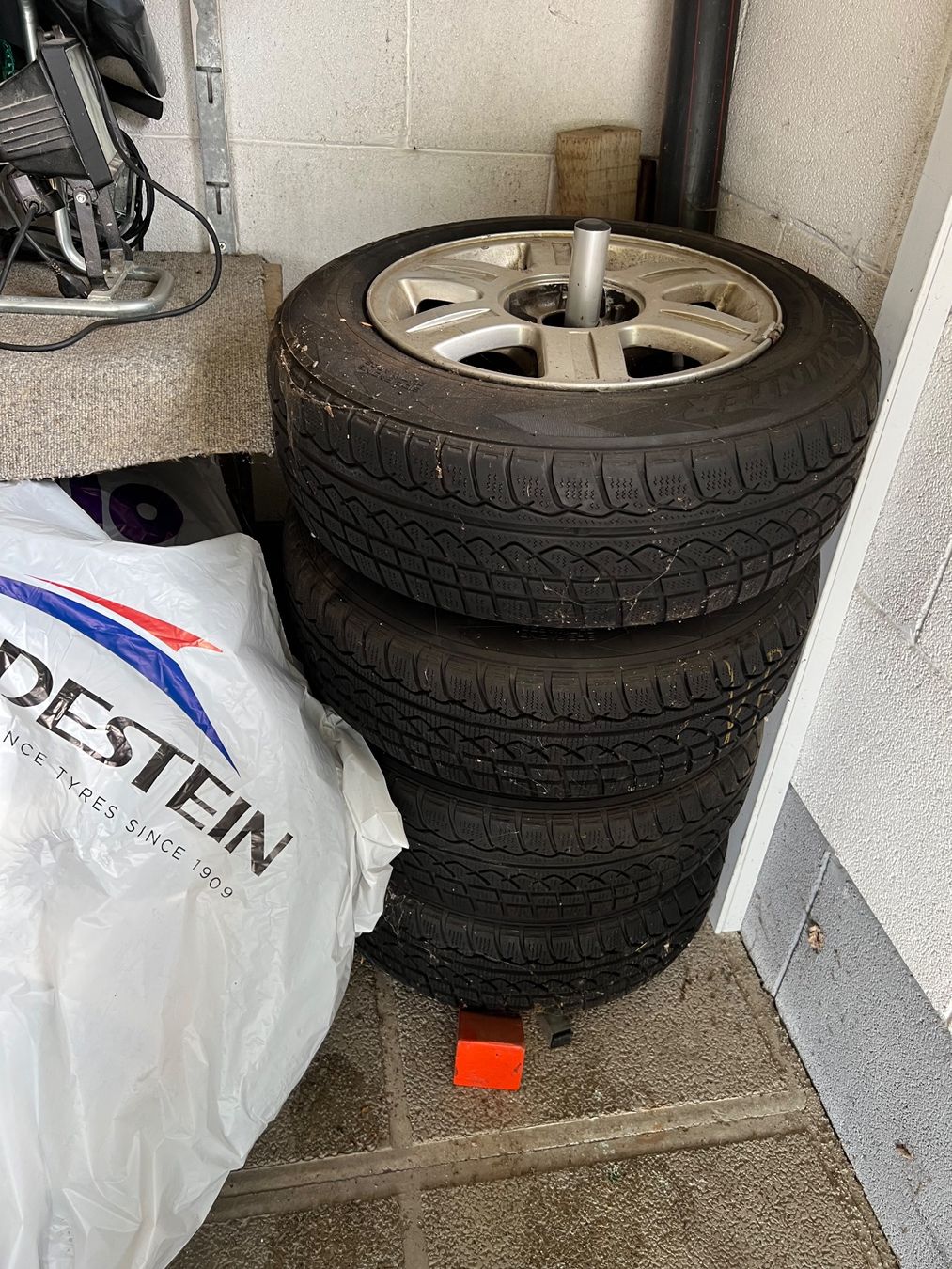 Audi Pneumatici & Ruote complete: Kompletträder / Audi – Usato da aarwangen venduto da Butzi99
