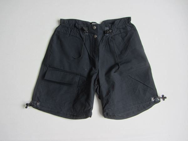 H&M Pantaloni: Shorts dunkelblau XS – Usato da Zürich venduto da Diazaio