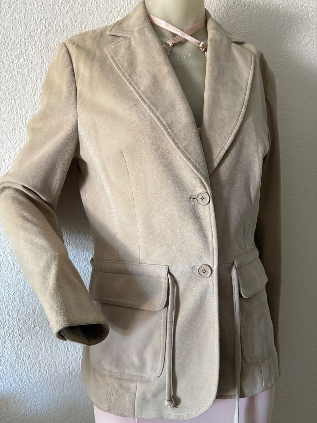Mango Giacche: MNG VELOURLEDER BLAZER gr40(38) – Usato da Niederbipp venduto da blu_jw7r
