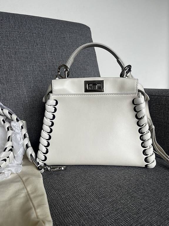 Fendi Borse da donna: Fendi mini Peekaboo – Usato da Adliswil venduto da MinaMino