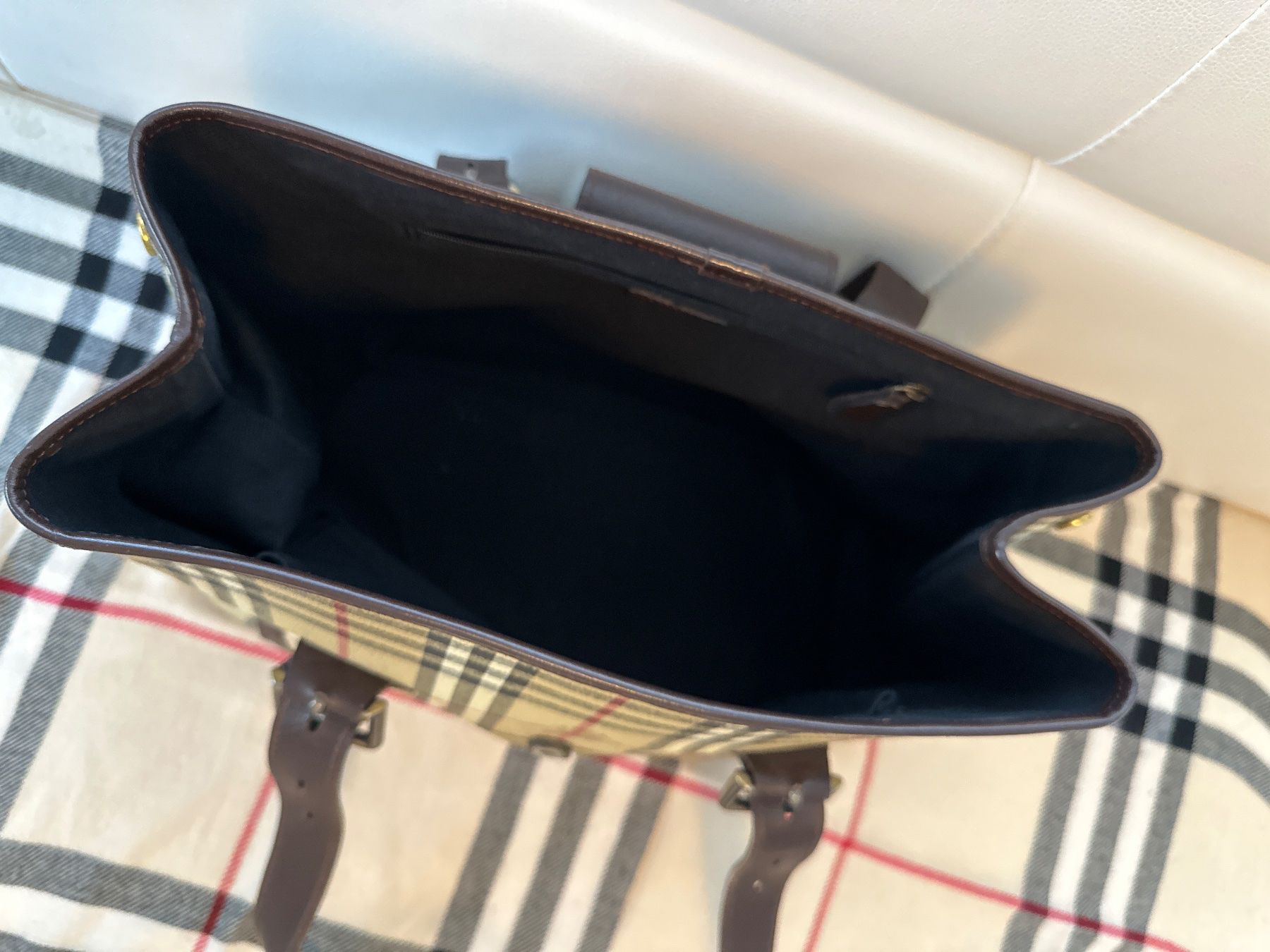 Burberry Taschen für Damen: Burberry bag – Gebraucht aus Glattbrugg von tina063 4