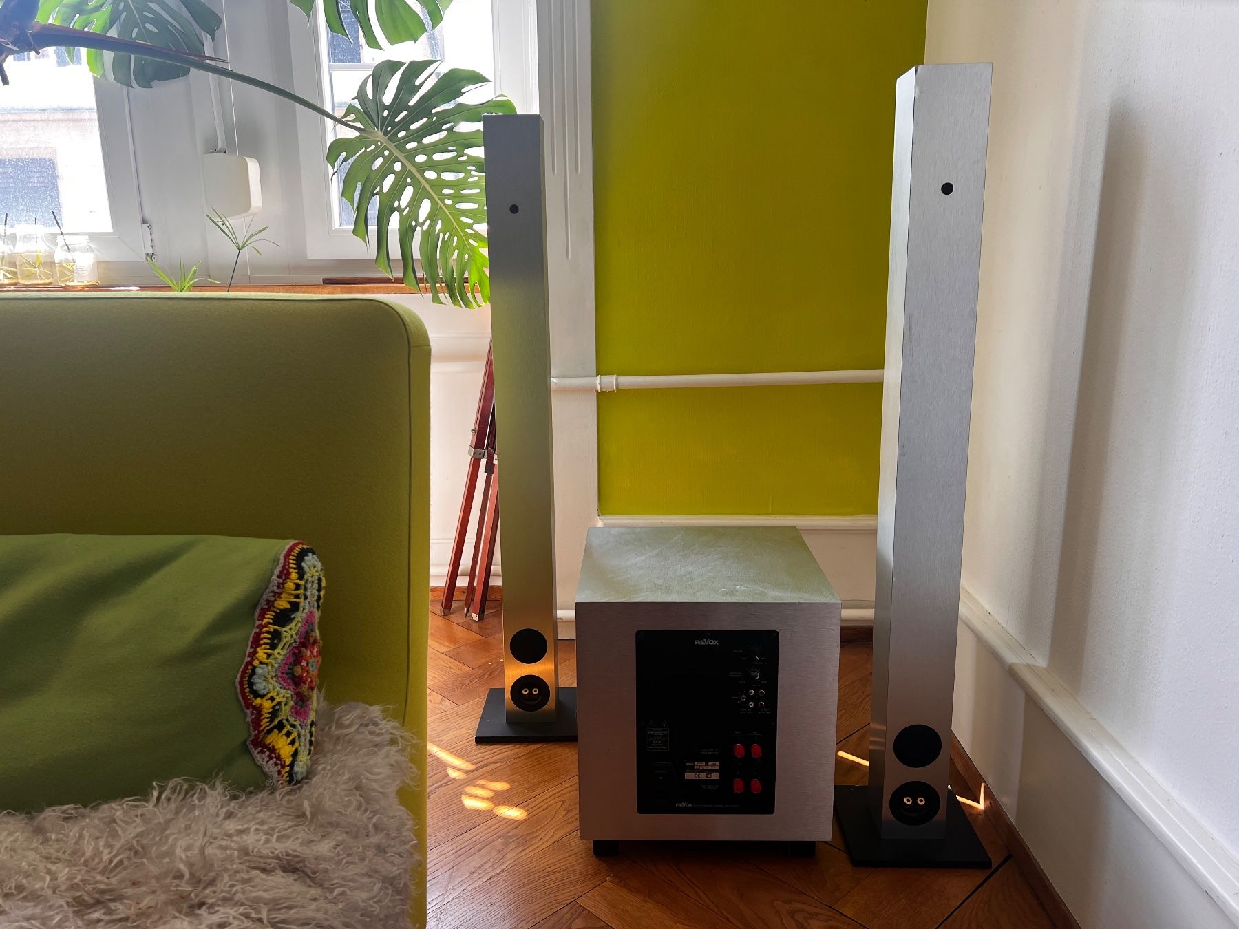 Revox Evolution Home Cinema Set, Subwoofer und 2 Säulen-L... (Neu ...